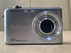 CASIO EXILIM EX-Z1000 1000万画素 バッテリー付き ジャンク扱い品です。