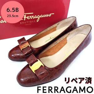 美品箱付き☆フェラガモ【Ferragamo】ヴァラ クロコ型押し パンプス赤茶