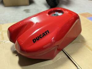 ドゥカティ　Ducati 996R ガソリンタンク　補修等に