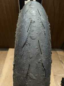 中古MCタイヤ BRIDGESTONE BATTLAX RACING R11 MEDIUM 120/70R17 ブリヂストン バトラックス レーシング 120 70 17 1320 A1039