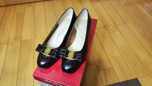 Ferragamo パンプス VARA ブラウン サイズ５ 1/2