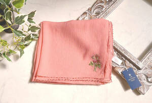 The national trust　シルク100％　高級ストール　肌を美しく魅せるサーモンピンク　刺繍　ワンポイント