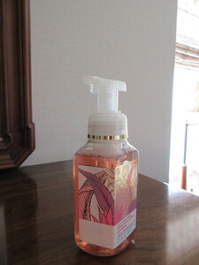 N.Y.購入 BATH＆BODY WORKS GENTLE FOAMING HAND SOAP PINK PINEAPPLE SUNRISE 8.75 FL OZ./ 259ml 未開封