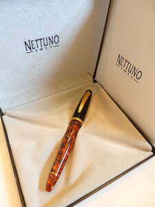 ◆【美品】NETTUNO1911　ネットウーノ　スキッパー万年筆　セルロイド・マーブル　ペン先：18K750ソリッドゴールド M