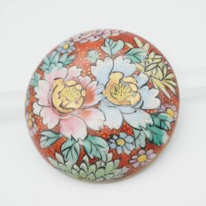 R163 九谷焼 金彩 花柄 帯留め 和装小物 陶器