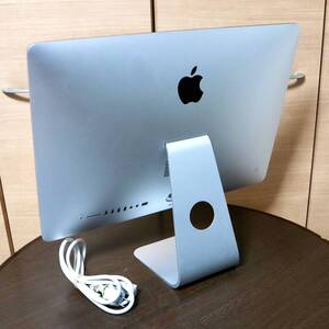 ■ iMac 21.5インチ（i5 2.7GHz/16GB/1TB）ME086J/A ■