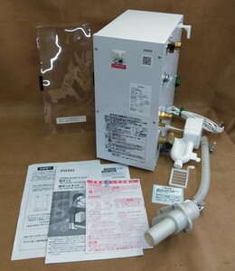 ② TOTO　 小型電気温水器　RESK06A2　 湯ぽっと　貯湯量5.8L　沸上がり温度約60度　 電気温水器　22年製