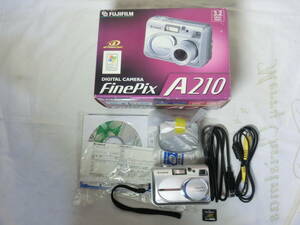 美品！ デジタルカメラ 富士フイルム 富士フィルム Finepix A210 ファンピックス A210 元箱 xDピクチャーカード クレードルアダプター付き