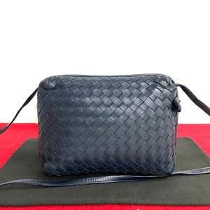 極 美品 BOTTEGA VENETA ボッテガヴェネタ イントレチャート レザー 本革 ショルダーバッグ ポシェット サコッシュ ネイビー 21970