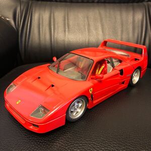 ブラーゴ　1/18 フェラーリ　 F40 Bburago