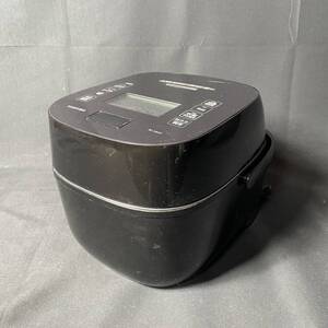 【現状品】 TOSHIBA/東芝 真空 圧力 IH 炊飯器 22年製 5.5 合 鍛造かまど銅釜 炊き込み おかゆ 無洗米 玄米 雑穀米 麦ごはん RC-10VST