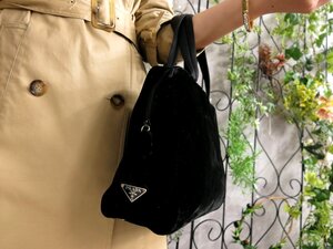 超美品●PRADA プラダ●三角ロゴプレート●ベロア●ハンド バッグ●黒●シルバー金具●イタリア製●腕掛け●B5 収納 書類 かばん●Js53573