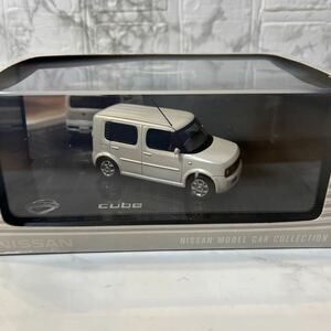 レア　1/43 日産 ニッサン　キューブ NISSAN cube Z11 ディーラー特注　パールホワイト　ミニカー　モデルカー カラーサンプル　白ホワイト