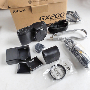 リコー RICOH GX200- VF-KIT 1210万画素　24-70mmレンズ　使用中古 付属品完備　実働品