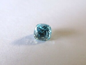 ★ブルージルコン　ルース１点　約1.6ct　#1912