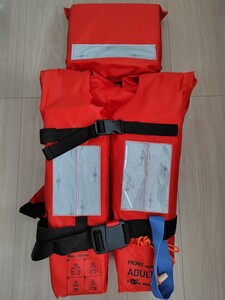 救命胴衣　ライフジャケット　lifejacket