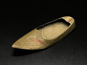【彫金】アンティーク　　インド製　『真鍮製　靴型灰皿　3』　金工彫金/喫煙具/アシュトレー/インテリア　Ｋ1127Ｆ