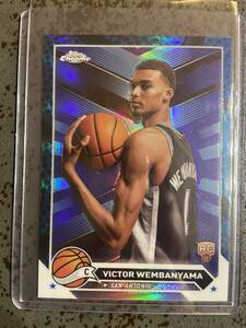 2023-24 Topps Chrome NBA BASKETBALL VICTOR WEMBANYAMA MONSTER BOX 限定 Blue Refractor ベース カード RC ウェンビー!!! SSP