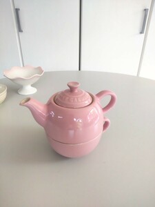 LECREUSET　ルクルーゼ　ティーフォーワン　パウダーピンク　ピンク　ティーポット　 急須　ティーカップ　スタッキング　陶器 茶器