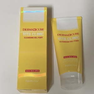 送料無料 即決 未使用 箱開封★FARMSTAY DERMACUBE VITA CLINIC CLEANSING GEL FOAM 180ml