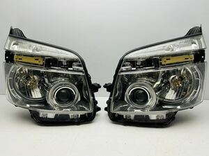 美品 割れ無 70/75 ヴォクシー VOXY 前期 ZRR70W ZRR75W ヘッドライト ヘッドランプ 打刻 V9 左右セット KOITO 28-203 (M149)