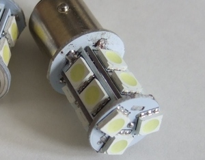 ＜LEDW05W-007＞ ~125cc 13SMD LED ブレーキ・テールライト＜6000K・白色＞S25 ダブル球（12V 21／5W） 、小型車用 