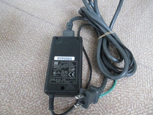 [B2-1/A-2]良品 PHIHONG AC アダブタ◆PSM15U-050AS◆5V～３A