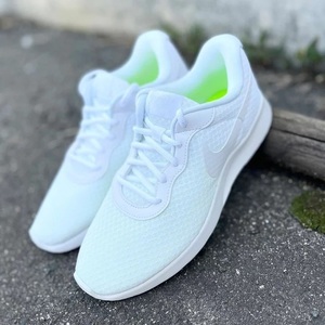 ナイキ タンジュン フライイーズ Nike Tanjun Flyease DV7775-101 EasyOn イージーオン 28.5 10.5 MB スケッチャーズ スリップ イン オン