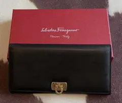 美品 Salvatore Ferragamo フェラガモ ガンチーニ 長財布