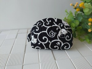 ★★★ ハンドメイド 　ミニポーチ 【唐草模様にゃんこ　黒色】★★★