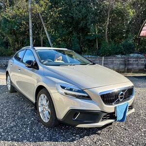 価格交渉OK!!【後期☆美車☆上級グレード】☆H28年式☆ボルボ☆V40☆クロスカントリー☆D4☆サマム☆インテリセーフ☆harman/kardon☆