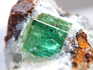 宝石質含む エメラルド 母岩付き 緑柱石 水晶 結晶 原石 標本 アフガニスタン産 約15ct 5