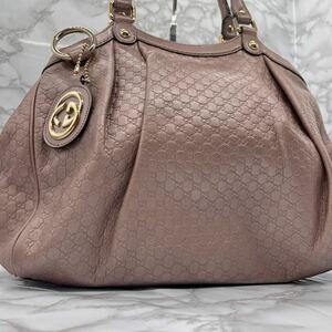 『極美品/A4収納◎』GUCCI グッチ トートバッグ ハンドバッグ 肩掛け チャーム付き GG シマ レザー 革 ピンクゴールド エンボス 型押し