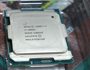 INTEL Core i7 9800X