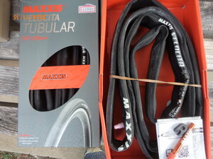 新品　希少サイズ　MAXXIS VELOCITA チューブラータイヤ 700C 28