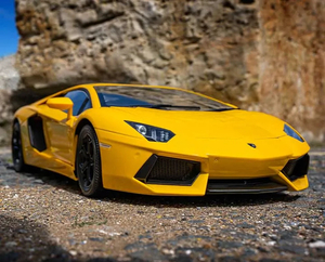 Pocher 1/8 Lamborghini Aventador LP 700-4 Giallo orion　ランボルギーニ　アヴェンタドール　ポケール　ミニカー