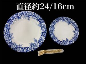 近42)【未使用品】T&T TABLE COLLECTION お皿7枚セット 大2枚/小5枚 フォーク5本付き 花柄 ブルー ケーキ皿 パスタ皿 食器 241025 D-3