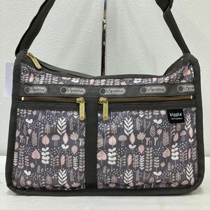 ☆46−1954 美品 LeSportsac レスポートサック ショルダーバッグ 斜めがけバッグ kippis キッピス コラボ 北欧 グレージュ系 ボタニカル