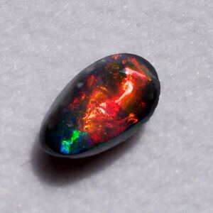 天然ブラックオパール オーストラリア産 ルース 重さ0.21ct サイズ5.6x3.3mm 天然オパール 天然石 Black Opal Blackopal 1円出品 r6731