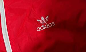 adidas 。デサント製。　トラックジャケット　。ナイロンジャケット。 古着。 ウインドブレーカー。 ヴィンテージ 。スポーツMIX