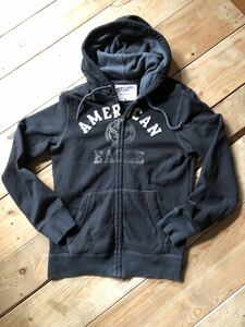 ヴィンテージ加工 AMERICAN EAGLE クラシックフィット 黒 ジップパーカー 大き目S(M相当) フード A&E ブラック 裏起毛 アメカジ 防寒 A.E.O