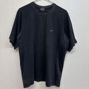 Q57 NIKE ナイキ　半袖tシャツ　ブラック　黒　ワンポイントロゴ刺繍　メンズL