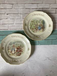 BEATRIX POTTER and PETER RABBIT 　絵皿　2枚セット　大きさ約16㎝　ピーターラビット