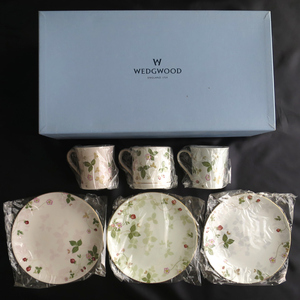 新品・英国製・袋・箱入り★WEDGWOOD ワイルドストロベリー ★マグカップ3点、中プレート皿 3点 ホワイト/ピンク/グリーン/グレー イギリス