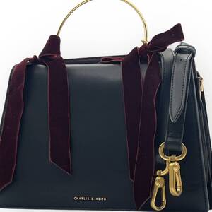 ◇希少美品◇ CHARLES&KEITH チャールズ＆キース 2way ショルダーバッグ ハンドバッグ メタルハンドル ゴールド金具 ブラック 黒 レザー