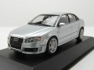 新品未開封　アウディ RS4 2004 シルバーメタリック 1/43 MAXICHAMPS Audi RS4