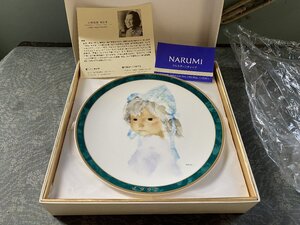 未使用品！NARUMI いわさきちひろ「あかちゃんのくるひ」 飾り皿　1997年 イヤーズプレート 元箱▼洋食器 インテリア