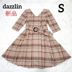 新品タグ付　dazzlin ベルト付チェックワンピース　Vネック Sサイズ