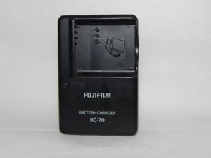 中古品　純正　FUJIFILM バッテリーチャージャー BC-70