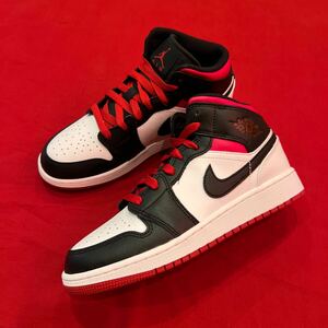 定価13,750円　23.5㎝　5Y　NIKE　ナイキ　AIR JORDAN 1 MID GS　エアジョーダン1　新品　スニーカー　DQ8423　ウィメンズ ユース ブレッド